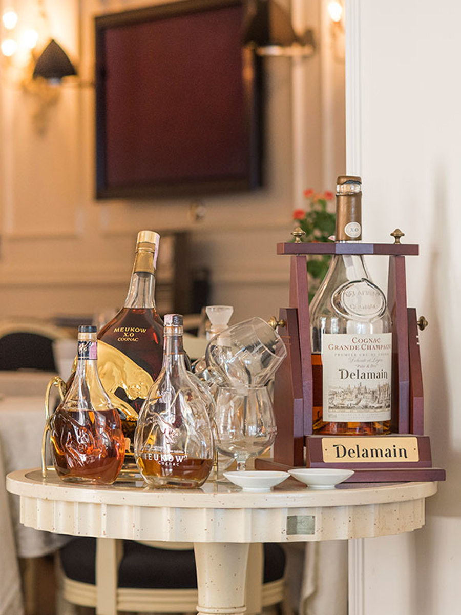 Divino Cognac Nights